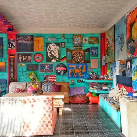 Rumah Warna